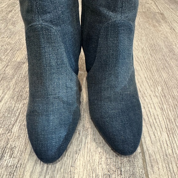 Saint Laurent denim Lou block heel booties - Picture 10 of 11